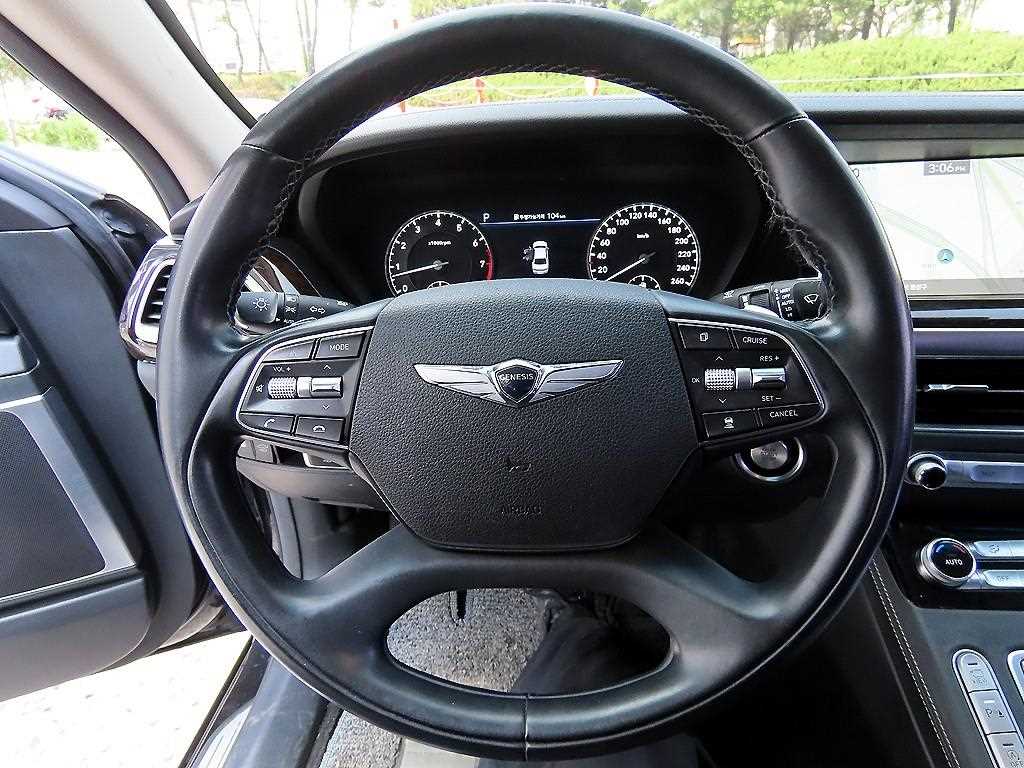 Genesis G90 — photo 08