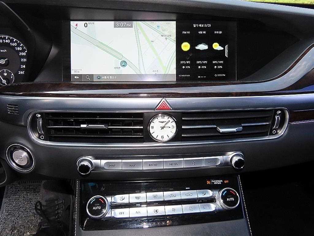 Genesis G90 — photo 13