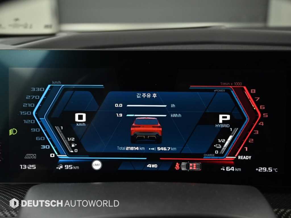 BMW XM — photo 08
