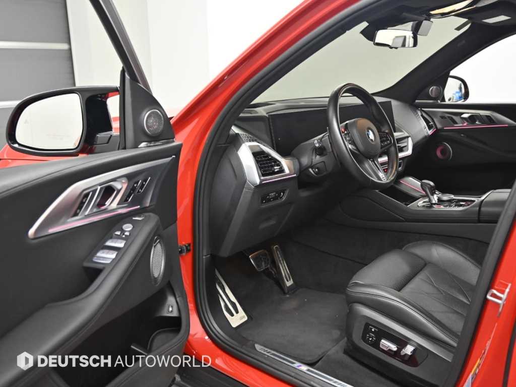 BMW XM — photo 11