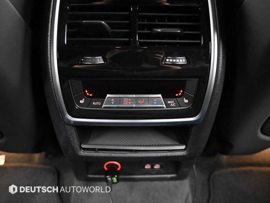 BMW XM — photo 16