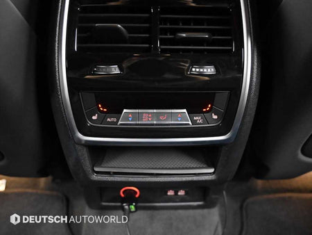 BMW XM — photo 16