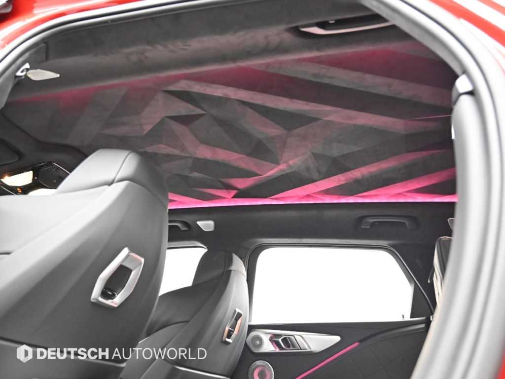 BMW XM — photo 18