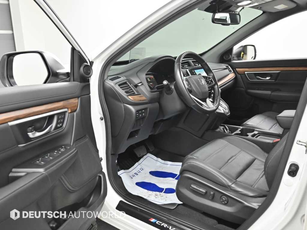 Honda CR-V — photo 11