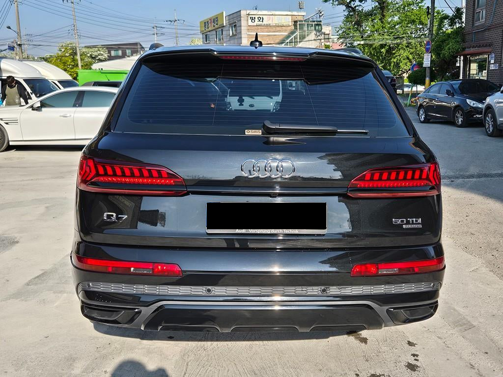 Audi Q7 — photo 04