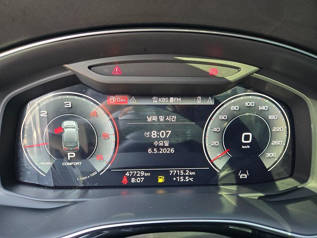 Audi Q7 — photo 08