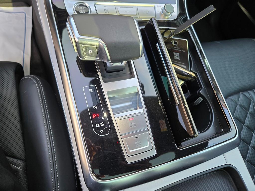Audi Q7 — photo 11