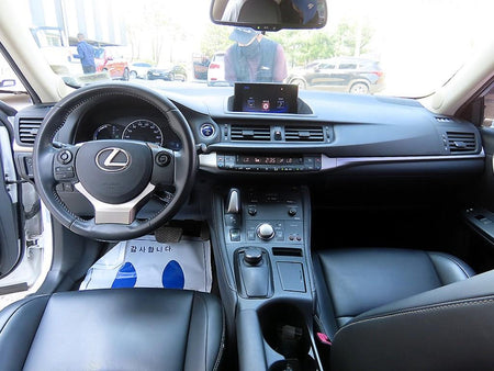Lexus CT200h — photo 07