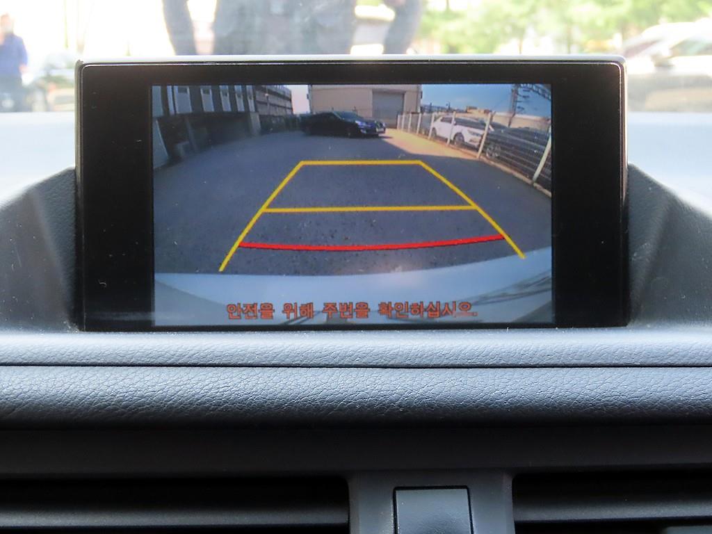 Lexus CT200h — photo 15