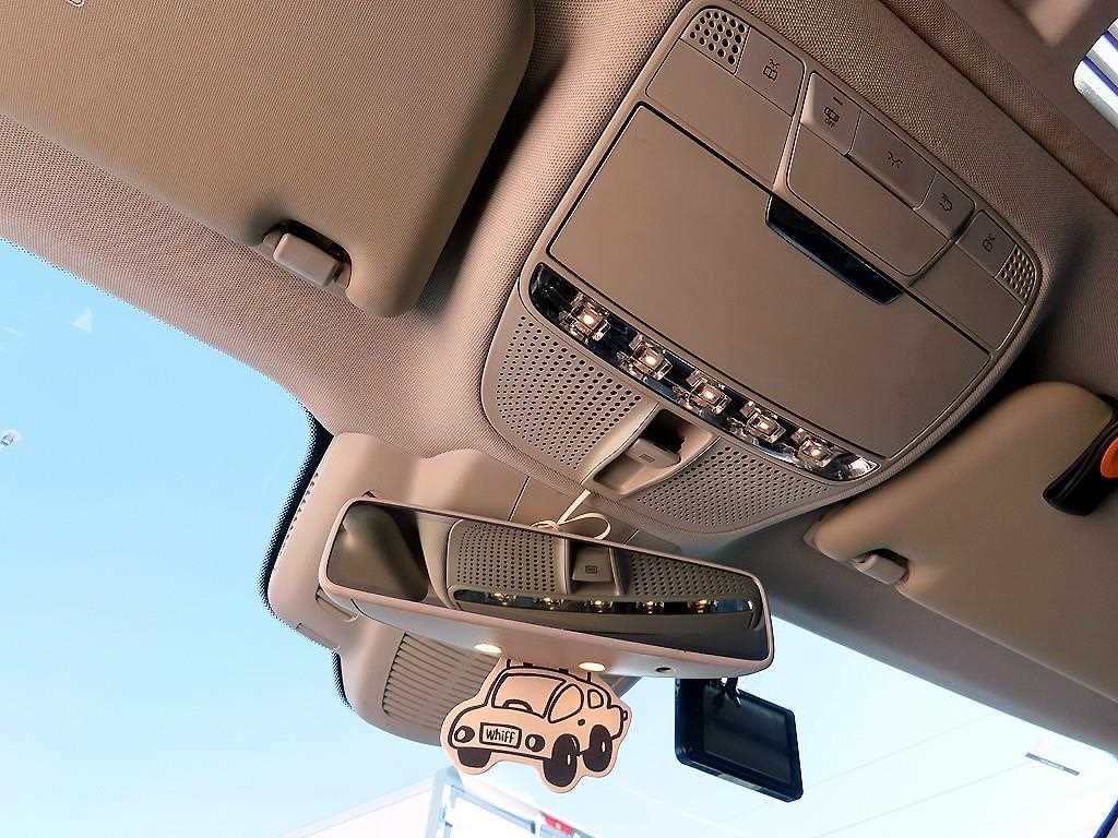 Mercedes-Benz E-Class — photo 15