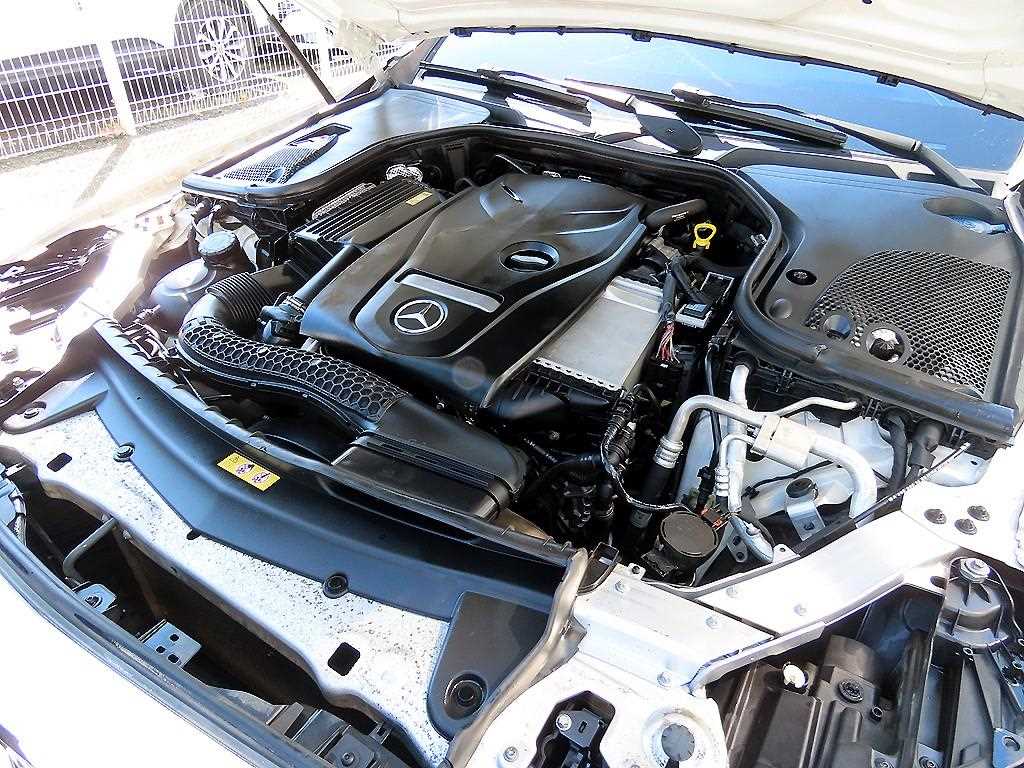 Mercedes-Benz E-Class — photo 19