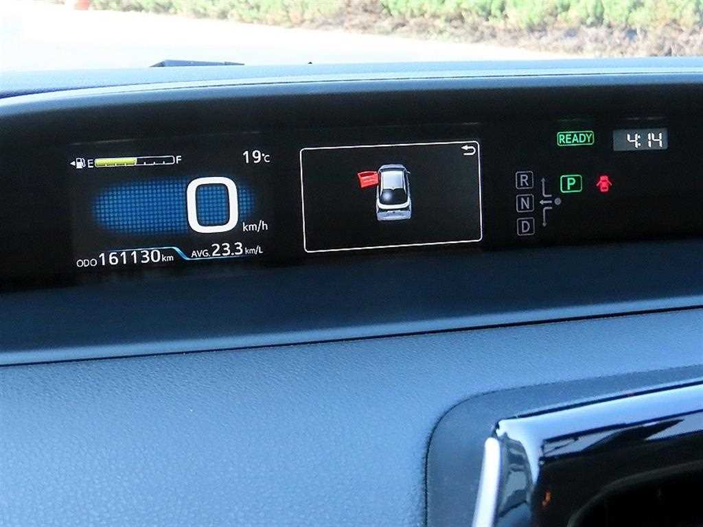 Toyota Prius — photo 09
