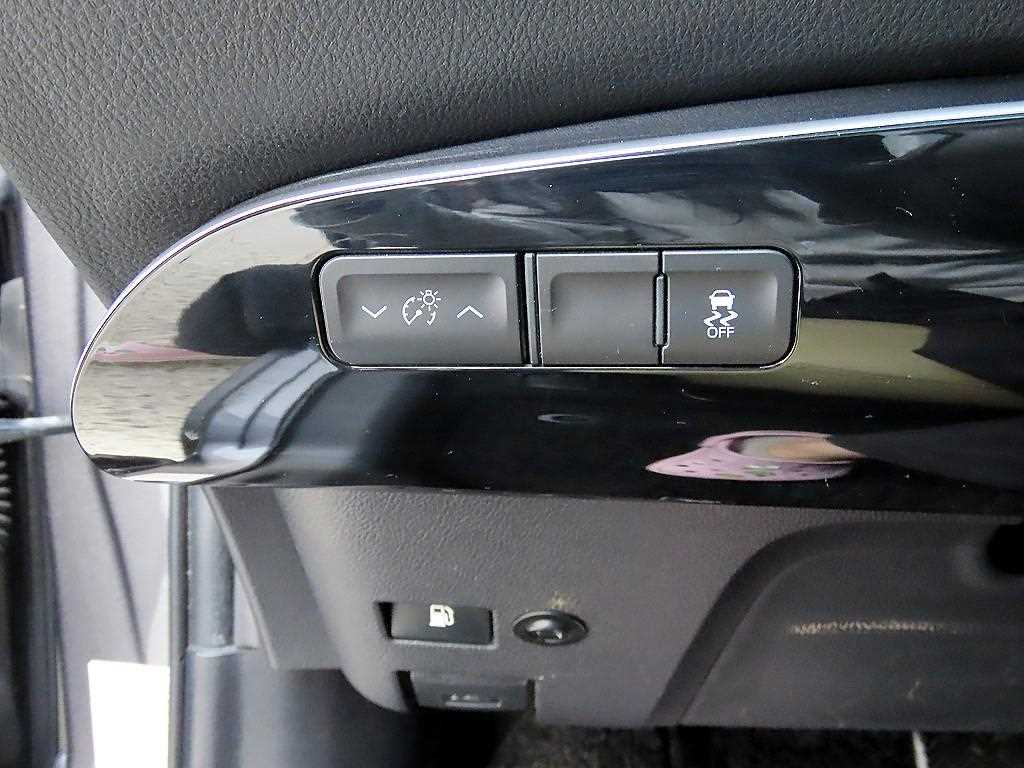 Toyota Prius — photo 12