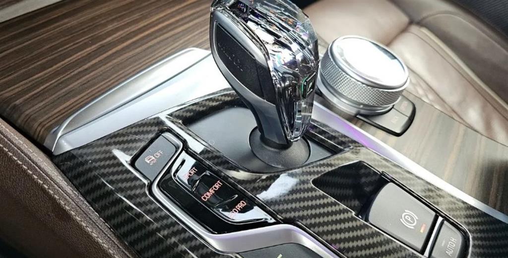 BMW 5-Series — photo 13