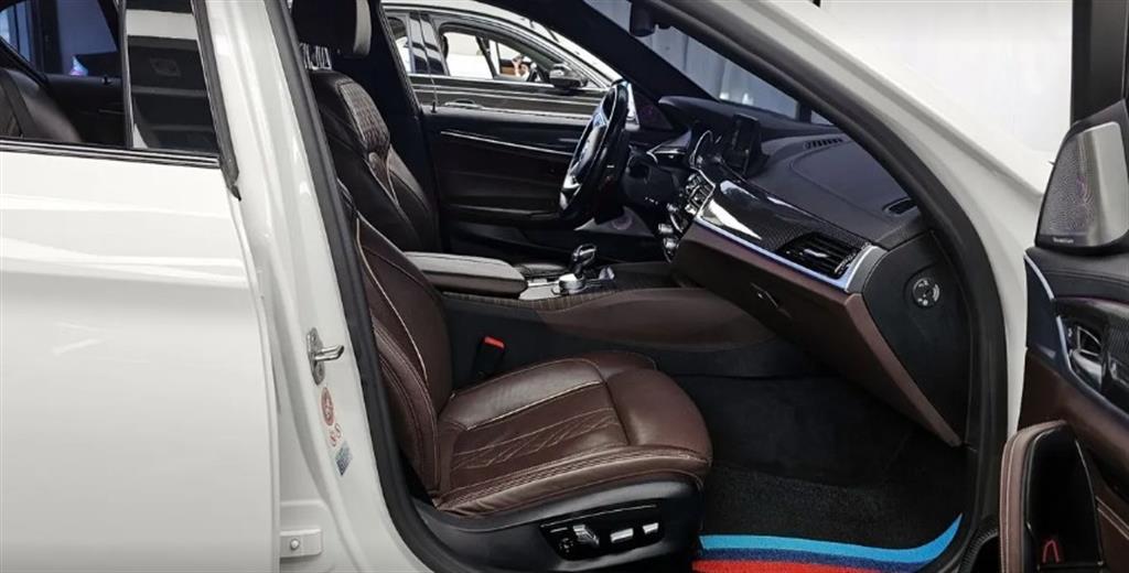 BMW 5-Series — photo 18