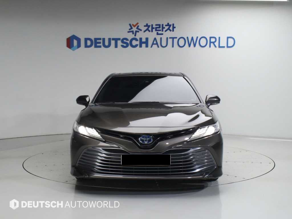 Toyota Camry — photo 03