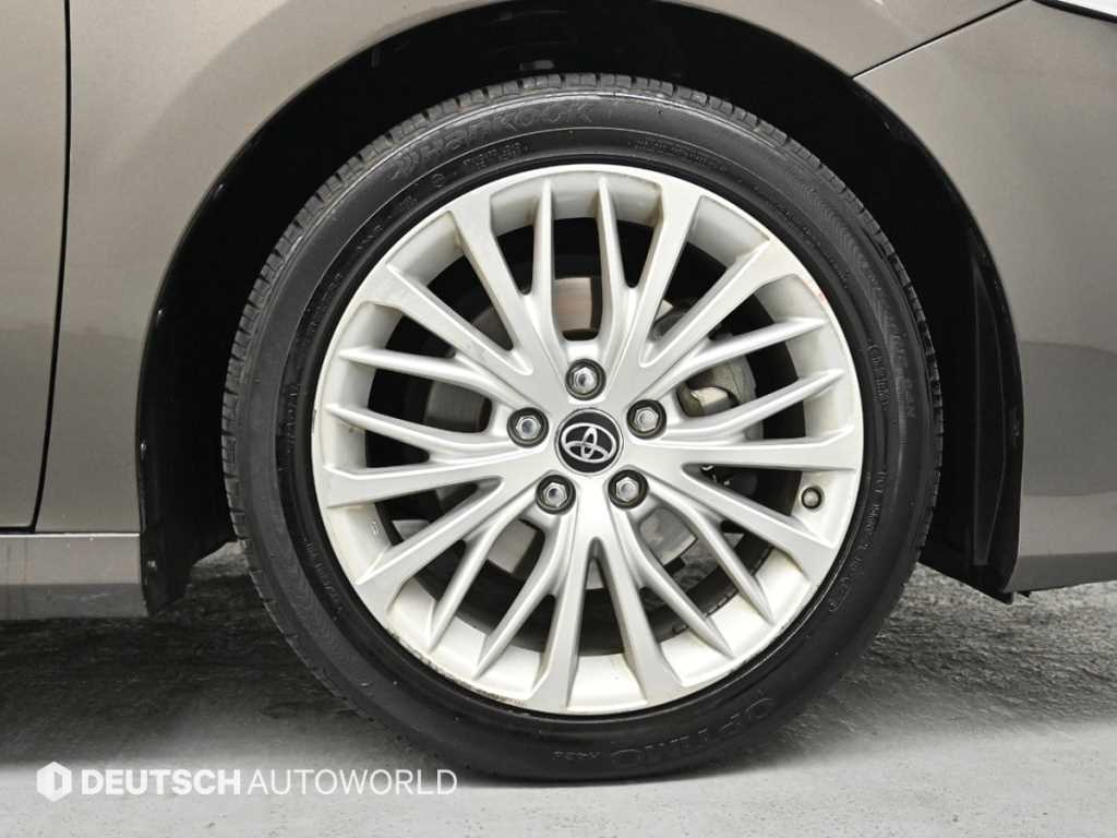 Toyota Camry — photo 05