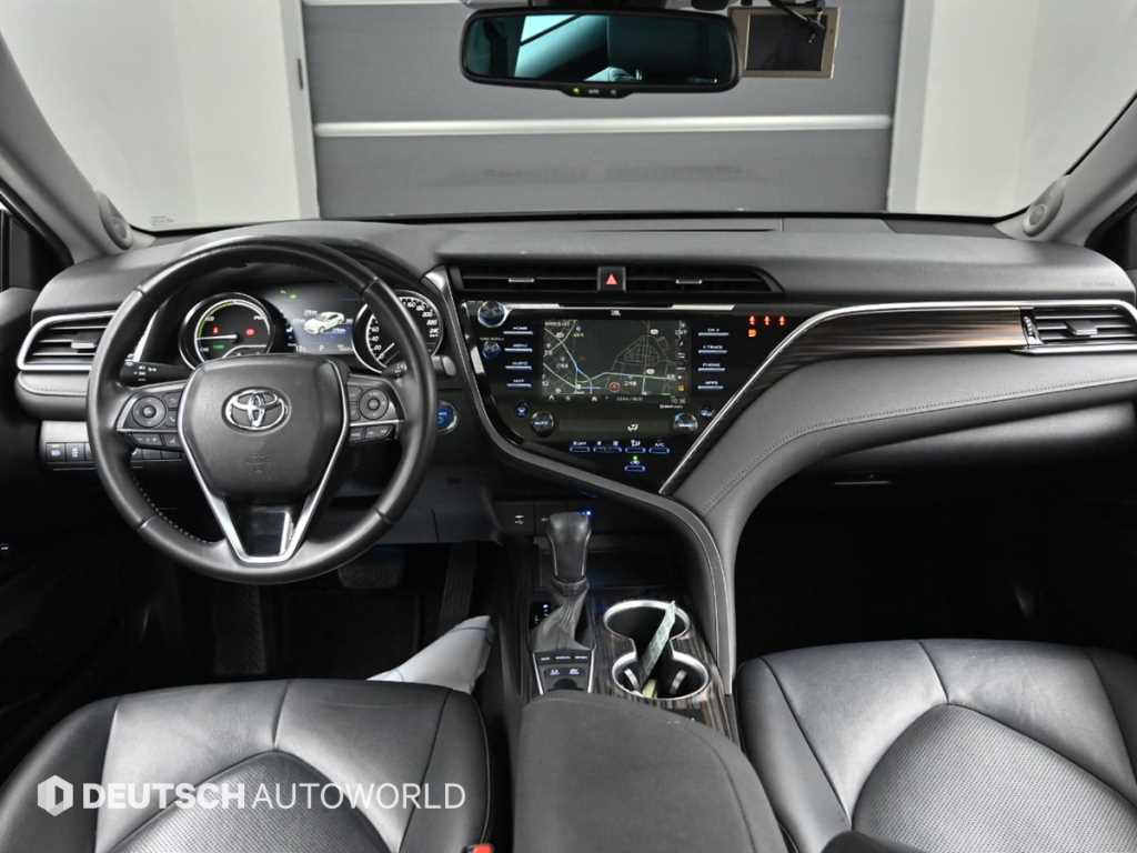 Toyota Camry — photo 07