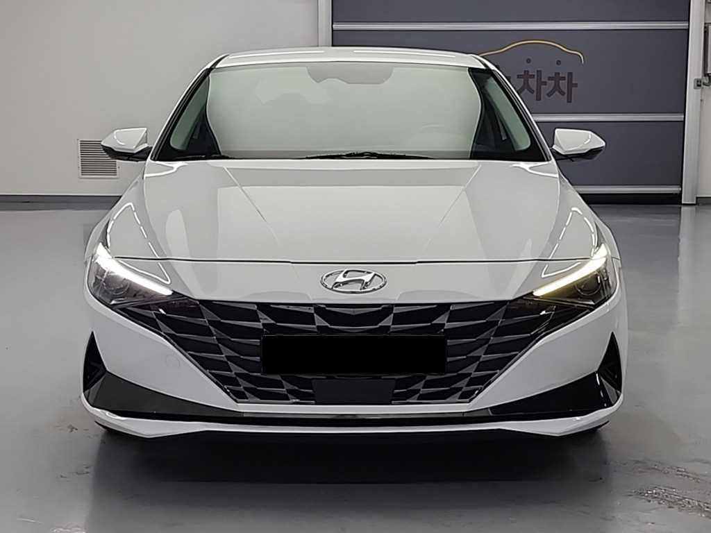 Hyundai Avante — photo 02
