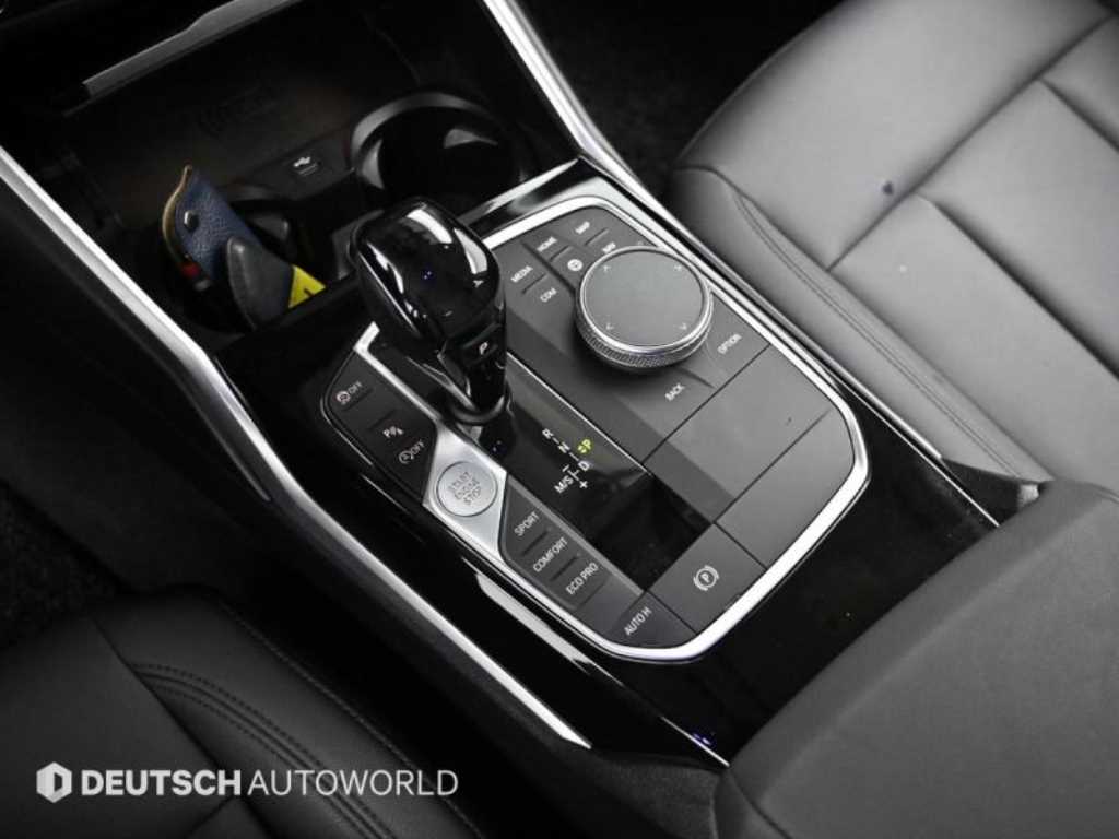 BMW 3-Series — photo 09