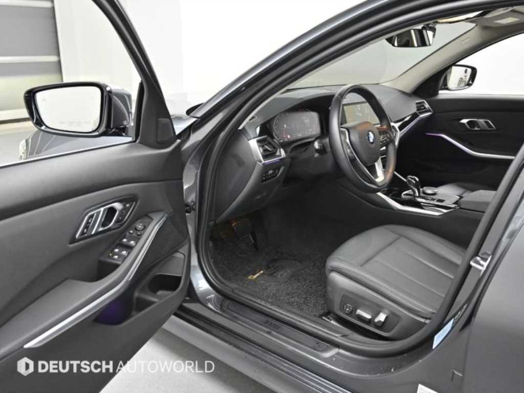 BMW 3-Series — photo 11