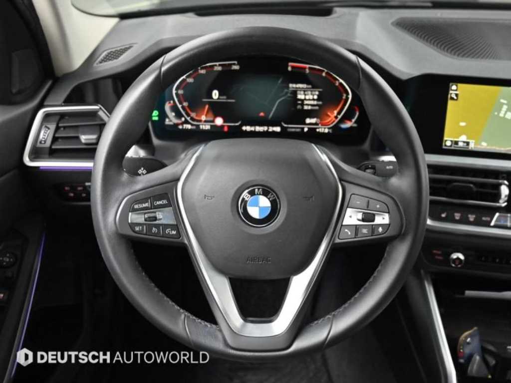BMW 3-Series — photo 13