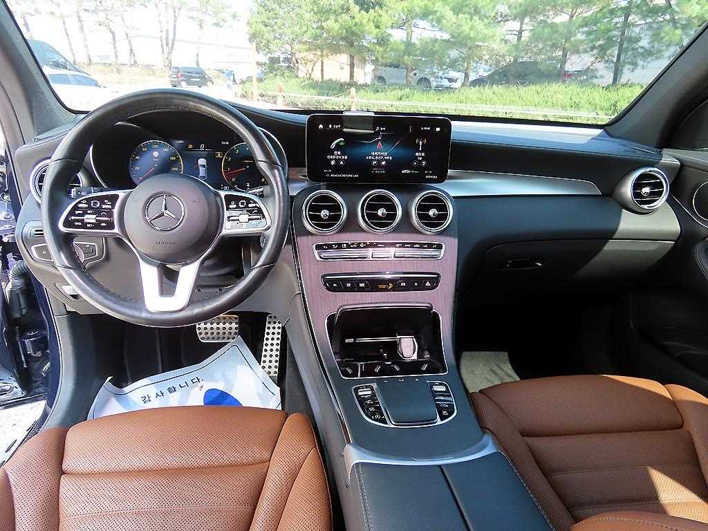 Mercedes-Benz GLC-Class — photo 07