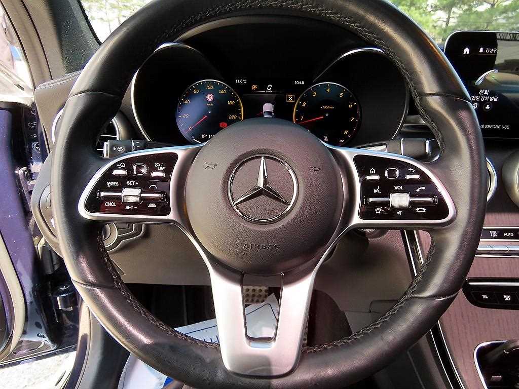Mercedes-Benz GLC-Class — photo 08