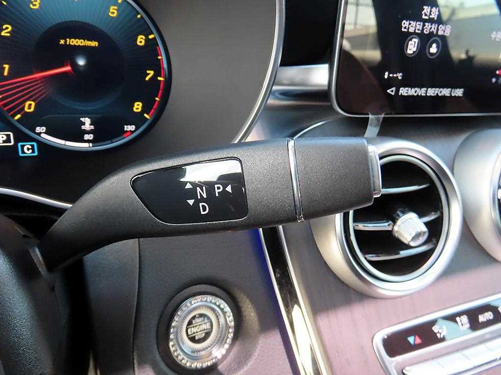 Mercedes-Benz GLC-Class — photo 11
