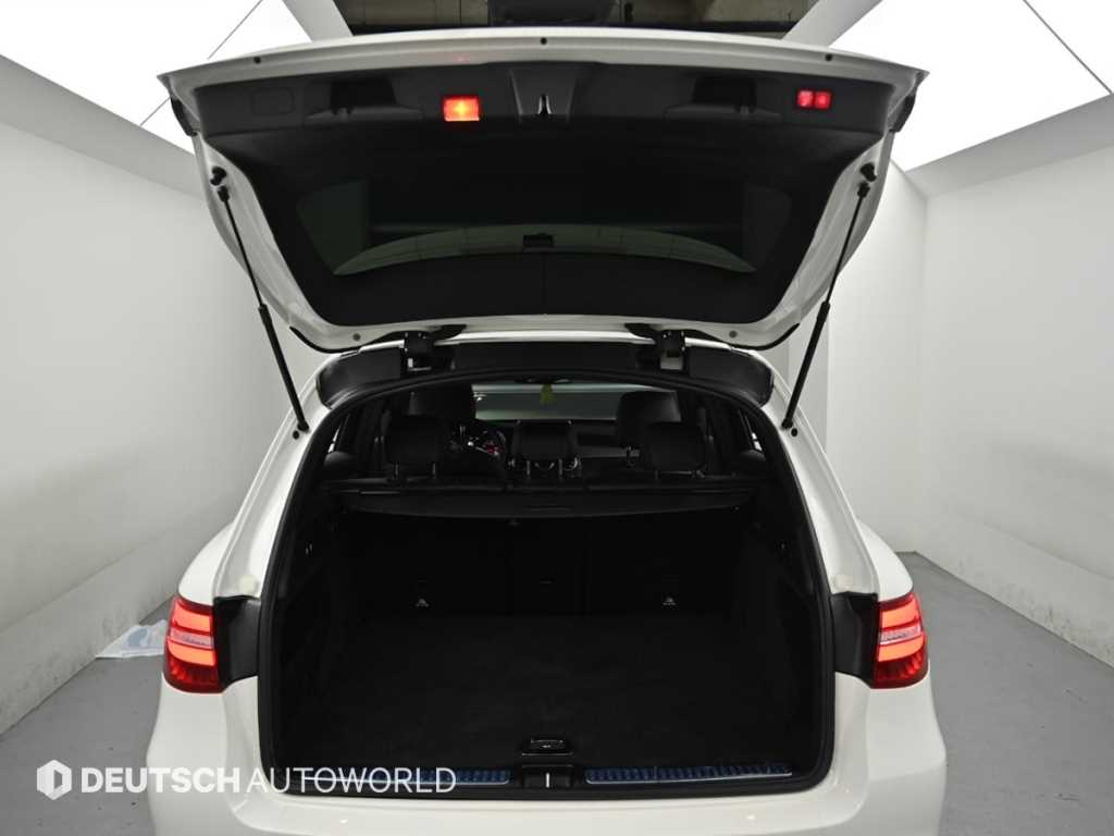 Mercedes-Benz GLC-Class — photo 19