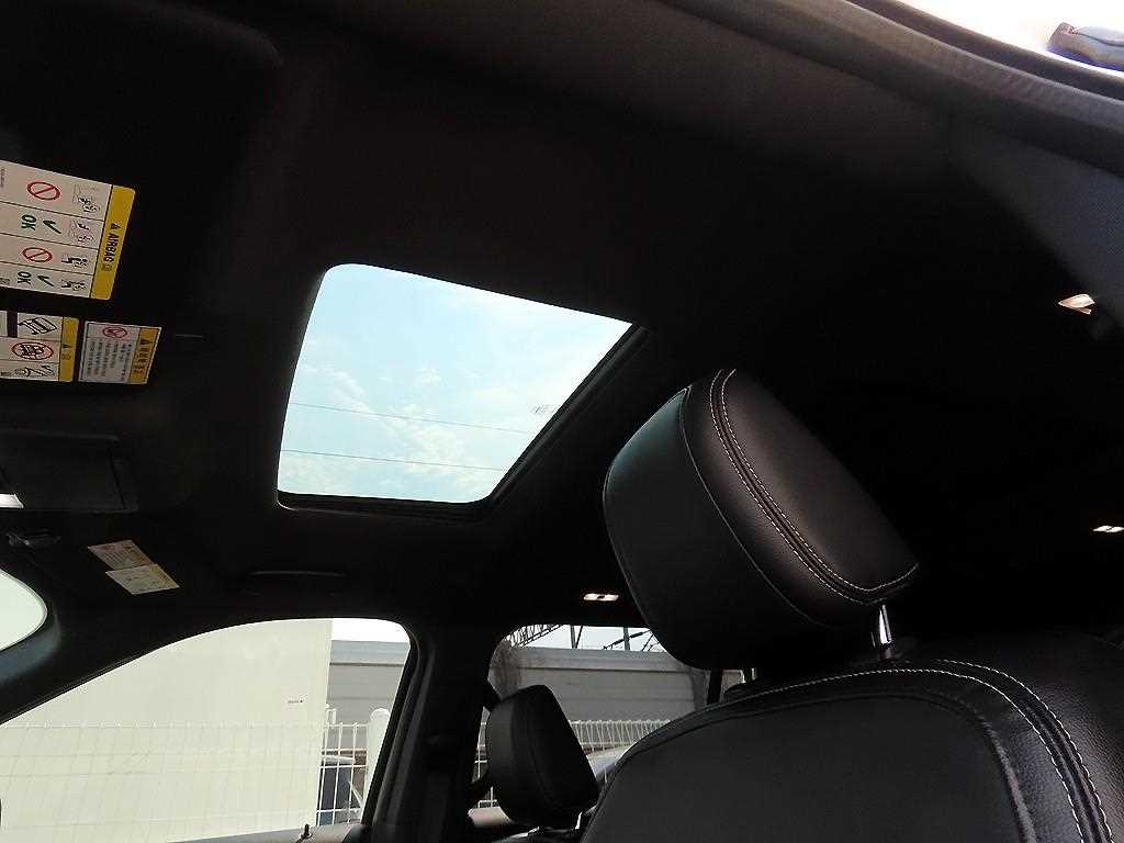 Ford Explorer — photo 17