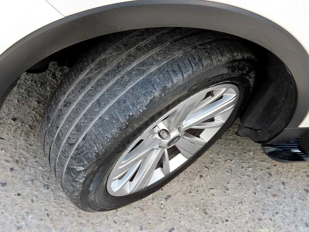 Ford Explorer — photo 20