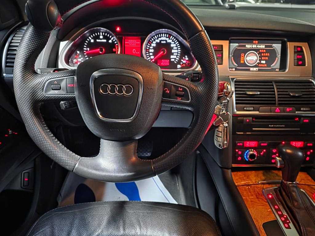 Audi Q7 — photo 07