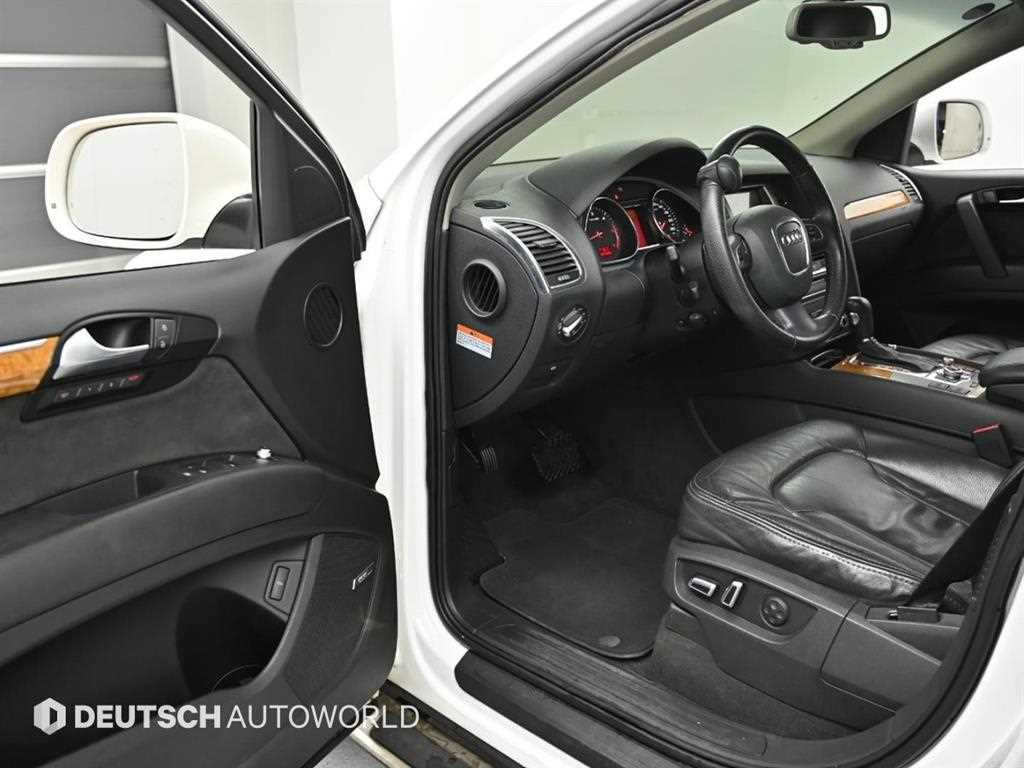 Audi Q7 — photo 10