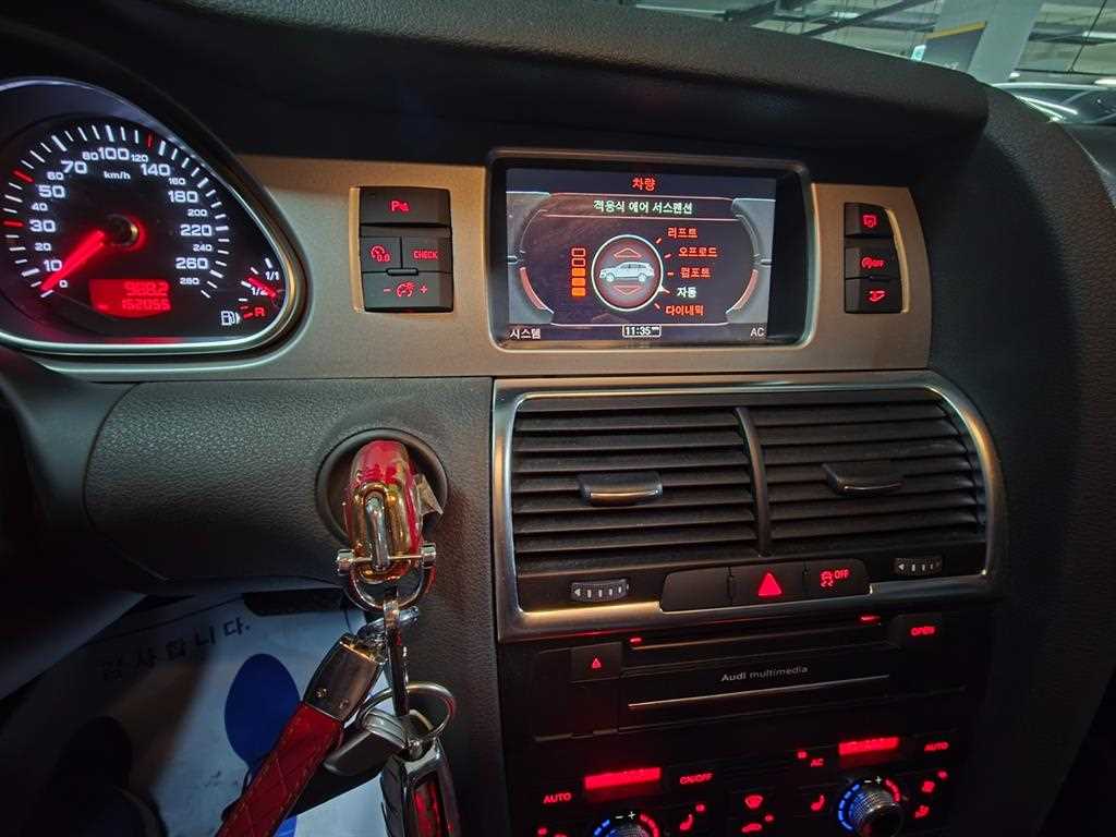 Audi Q7 — photo 19