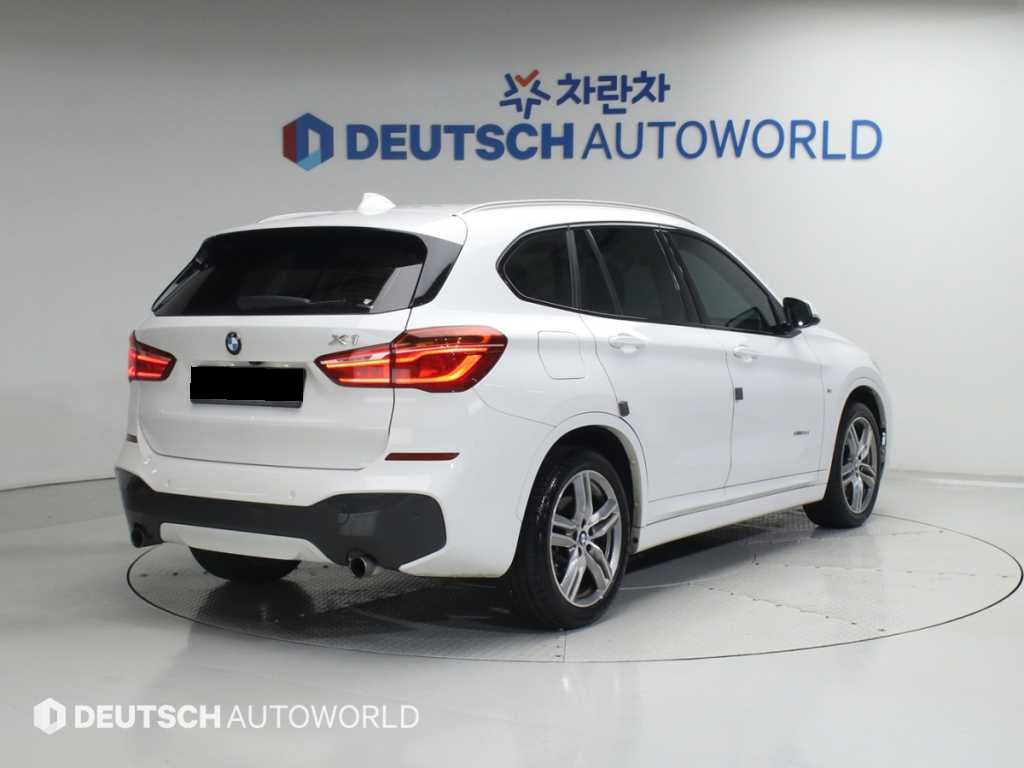 BMW X1 — photo 02