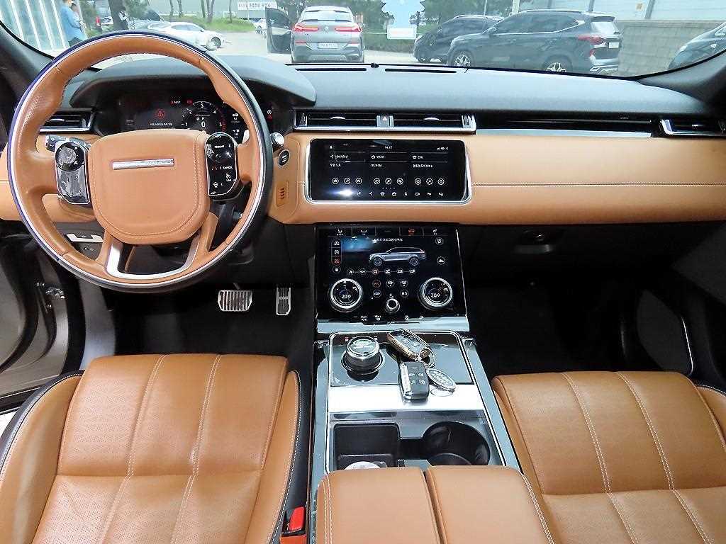 Land Rover Range Rover Velar — photo 07