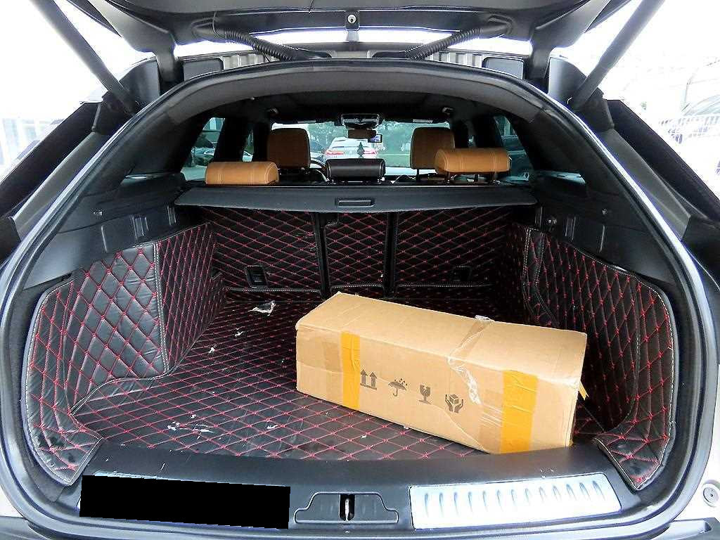 Land Rover Range Rover Velar — photo 17