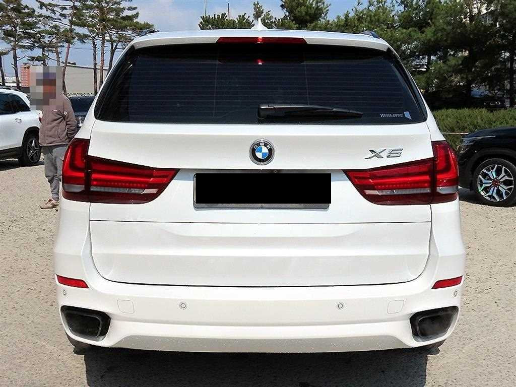 BMW X5 — photo 04
