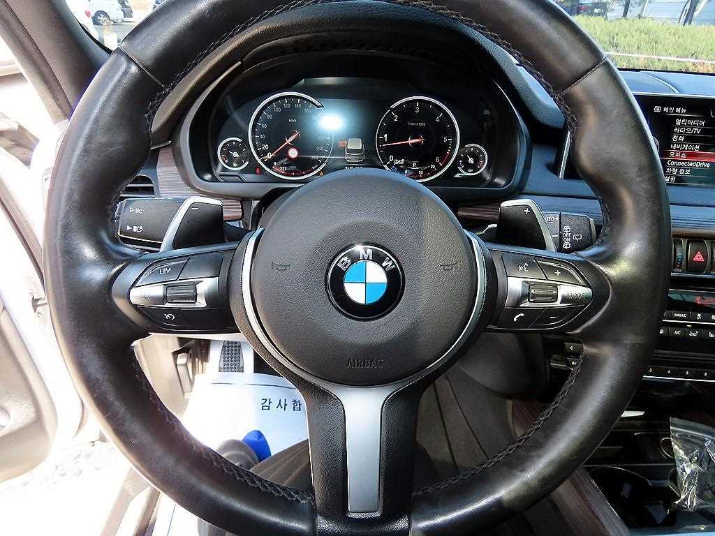 BMW X5 — photo 08