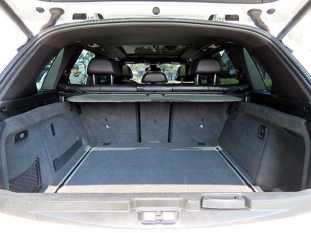 BMW X5 — photo 17