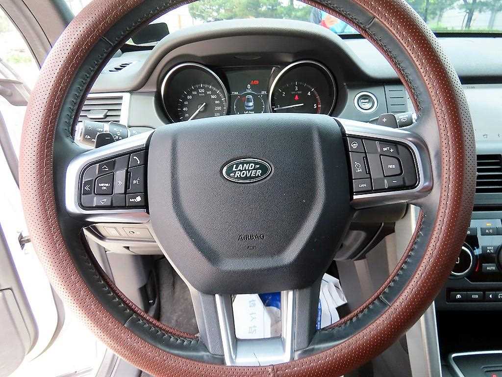 Land Rover Discovery Sport — photo 08