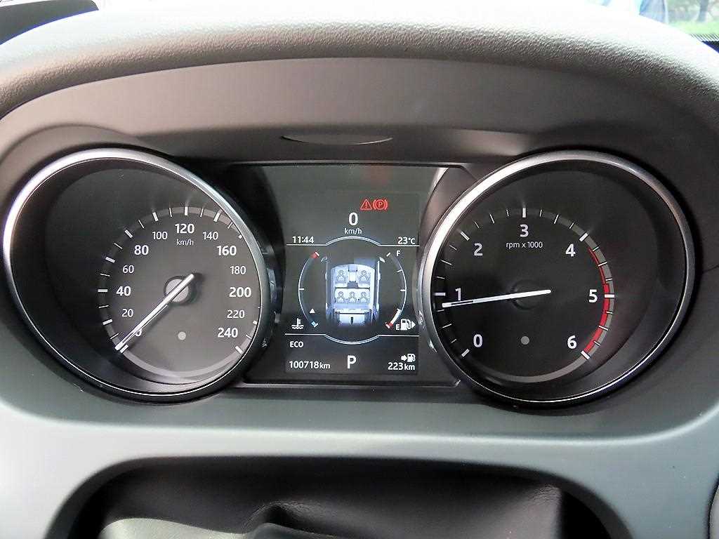 Land Rover Discovery Sport — photo 09