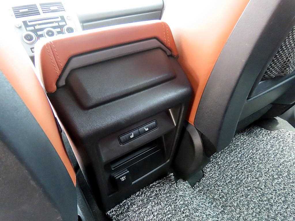 Land Rover Discovery Sport — photo 16