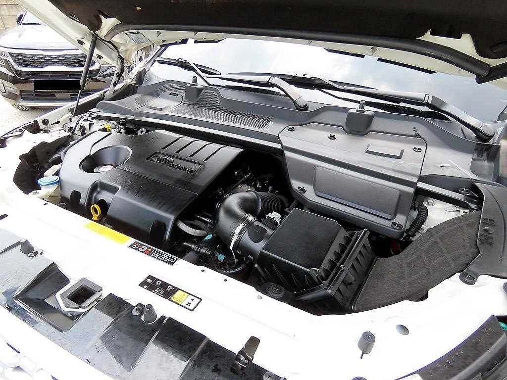 Land Rover Discovery Sport — photo 19