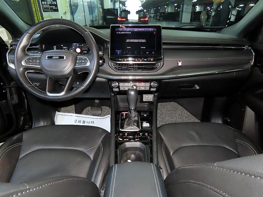 Jeep Compass — photo 10