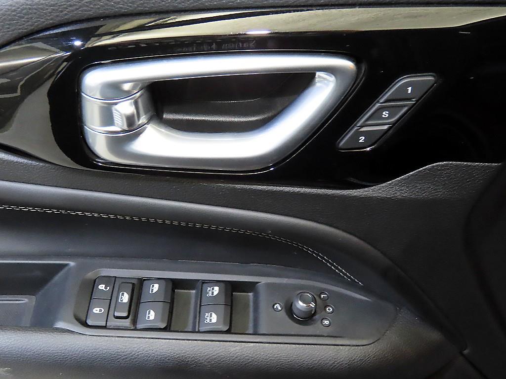 Jeep Compass — photo 13