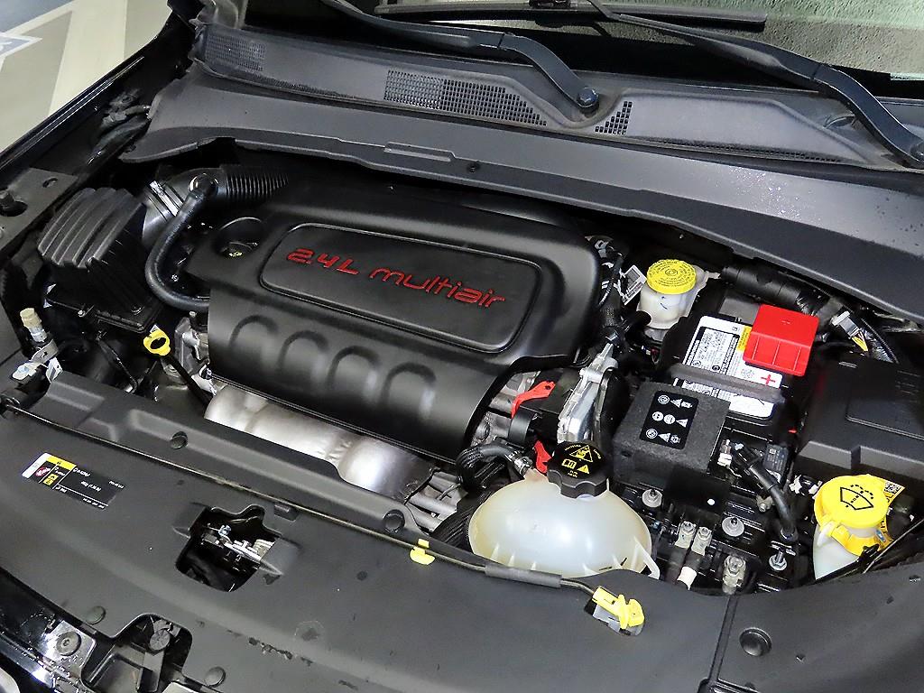 Jeep Compass — photo 19