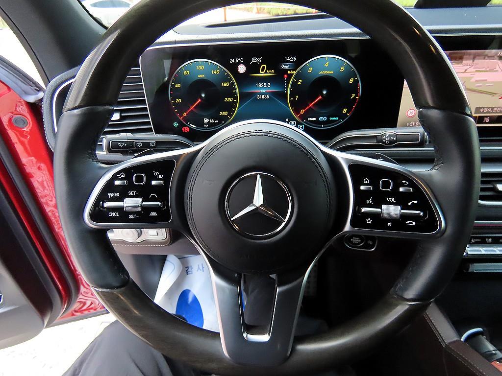 Mercedes-Benz GLS-Class — photo 08