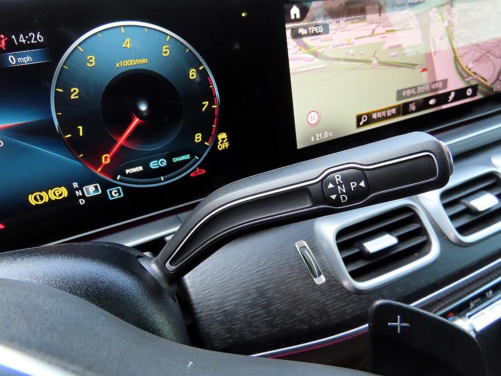 Mercedes-Benz GLS-Class — photo 11